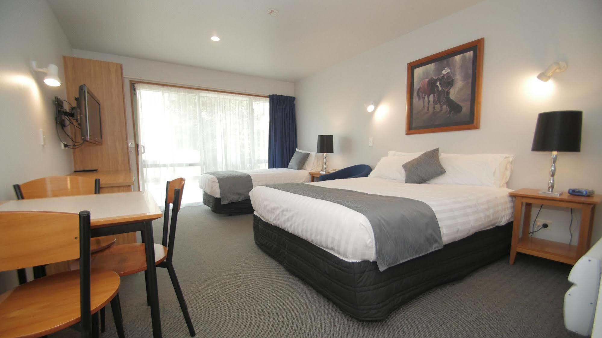 Asure Christchurch Classic Motel & Apartments Экстерьер фото